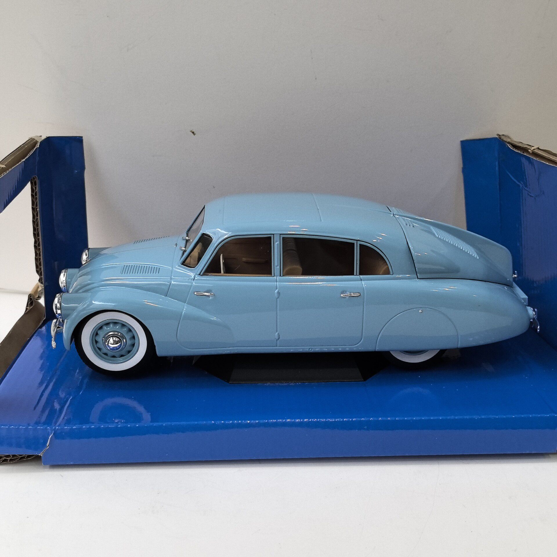 Модель автомобиля MCG Diecast  – обзор и цена Vintage Collectibles Toys